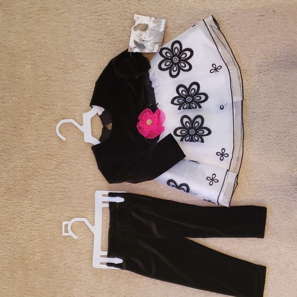 Cach Cach 2 piece dress with matching leggings.